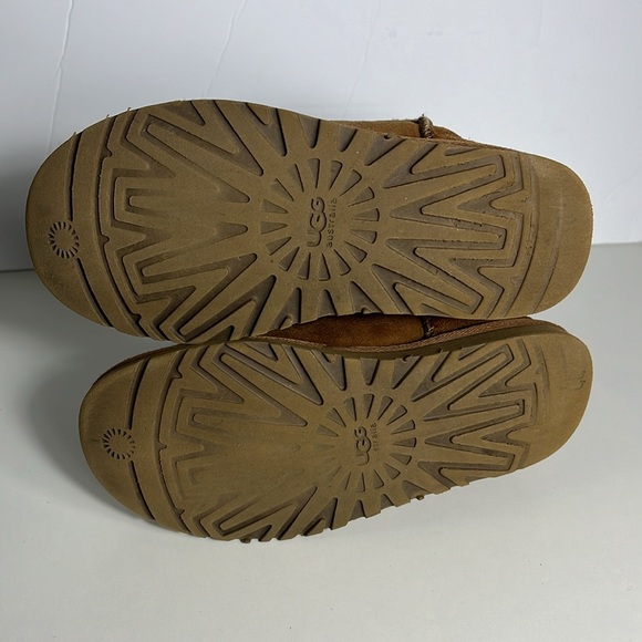 UGG Classic Short Boots Brown Suede Women's 5 - Picture 5 of 8
